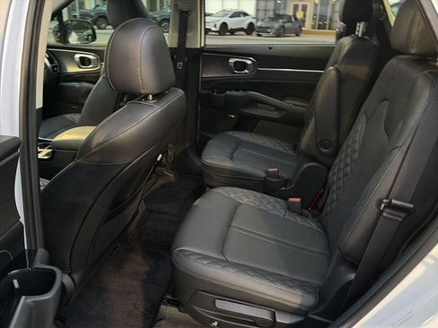 Used 2023 Kia Sorento SX AWD/4WD image 11