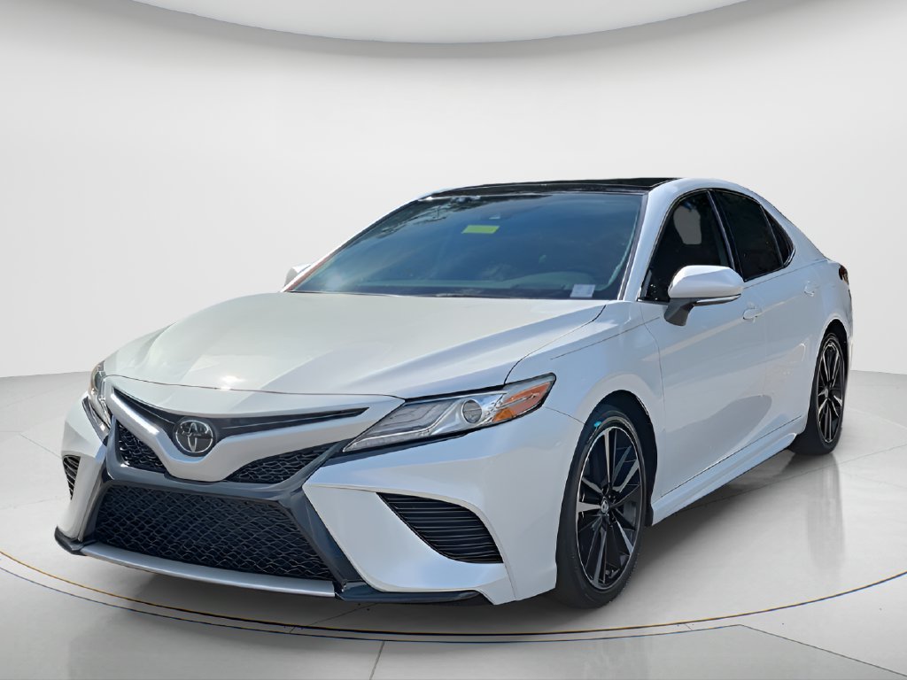 Used 2019 Toyota Camry XSE FWD image 1