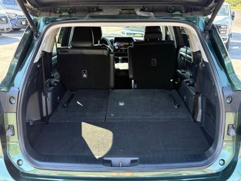 Used 2024 Toyota Highlander XLE image 50