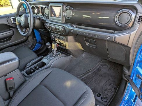 Used 2022 Jeep Wrangler Unlimited Sport image 19