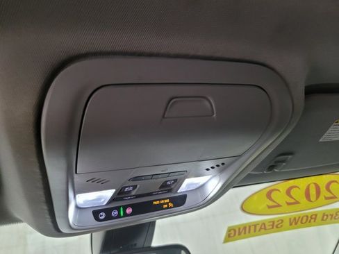 Used 2022 GMC Acadia SLT w/ GMC Pro Grade Package image 47