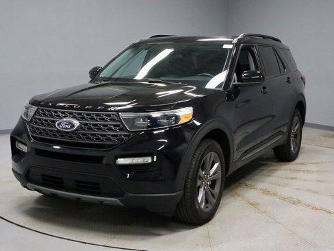 Certified 2023 Ford Explorer XLT w/ Equipment Group 202A image 8