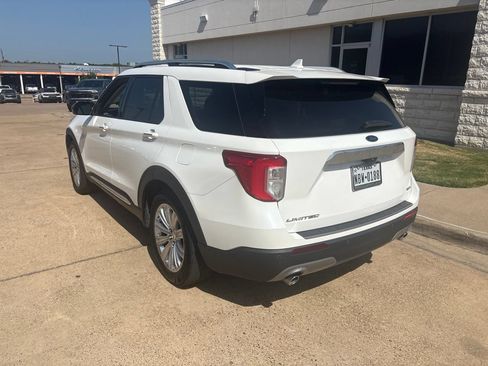 Used 2020 Ford Explorer Limited RWD image 3