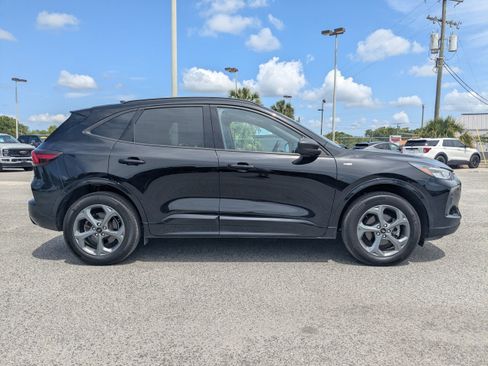 Certified 2023 Ford Escape ST-Line w/ Tech Pack #1 AWD/4WD image 3