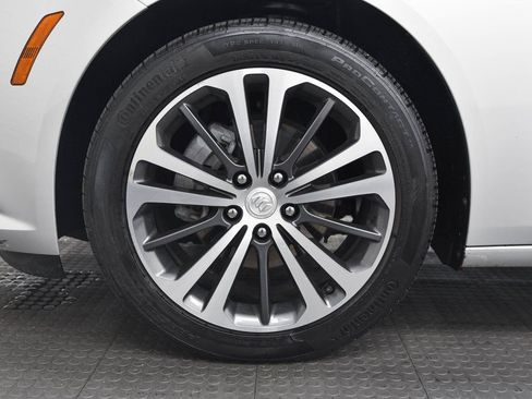 Used 2019 Buick Regal Essence image 10