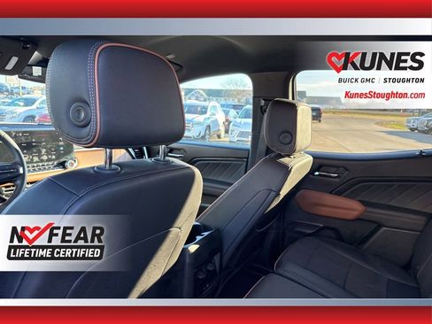 Used 2024 GMC Canyon AT4 image 35