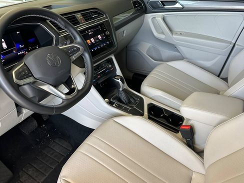 Used 2022 Volkswagen Tiguan SE FWD image 10