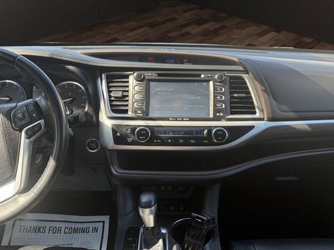 Used 2018 Toyota Highlander Limited AWD/4WD image 13