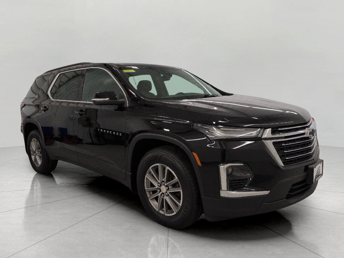 Used 2023 Chevrolet Traverse LT AWD/4WD image 1