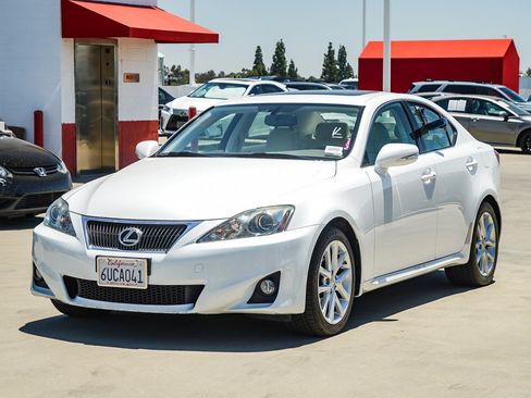 Used 2012 Lexus IS 250 w/ Premium Pkg Value Edition RWD image 3