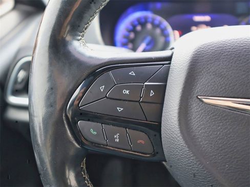 Used 2019 Chrysler Pacifica Touring-L Plus w/ S Appearance Package image 28