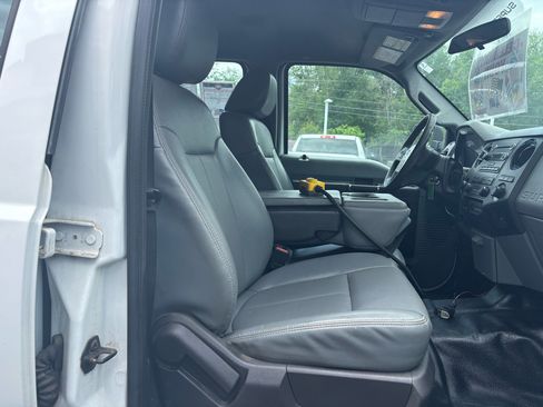 Used 2016 Ford F550 4x4 Crew Cab Super Duty image 48