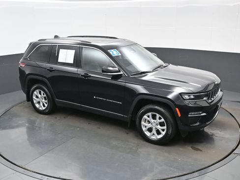 Used 2023 Jeep Grand Cherokee Limited w/ MOPAR Finishing Package image 40