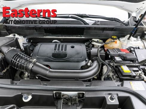 Used 2022 GMC Acadia SLE image 7