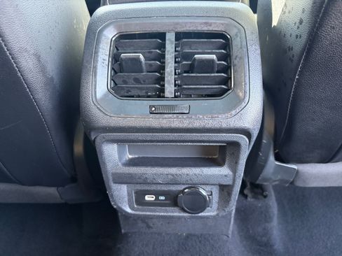 Used 2022 Volkswagen Tiguan SE AWD/4WD image 28