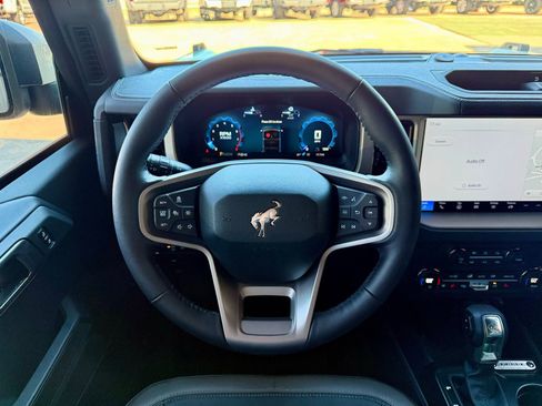 New 2025 Ford Bronco Outer Banks image 9