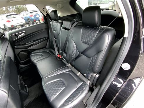 Used 2023 Ford Edge Titanium image 30