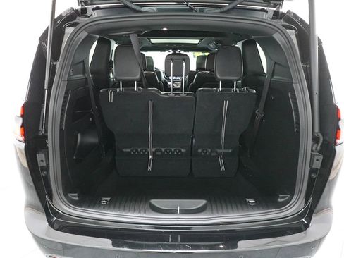 Used 2024 Chrysler Pacifica Touring-L w/ S Appearance Package image 27