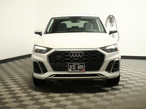 Used 2022 Audi Q5 2.0T Premium w/ Convenience Package image 2