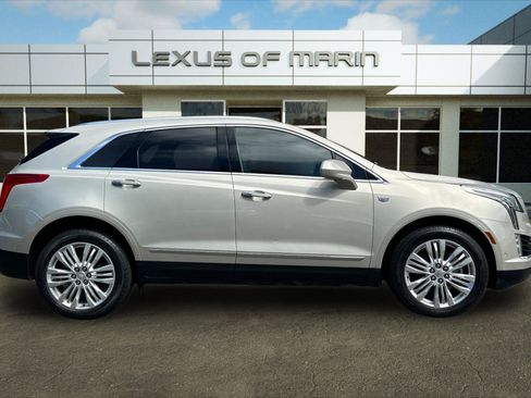 Used 2017 Cadillac XT5 Premium Luxury w/ Driver Assist Package FWD image 7