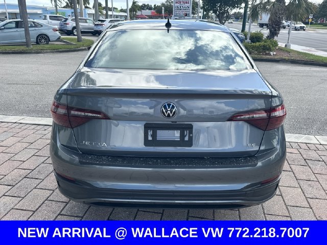 Certified 2024 Volkswagen Jetta SE w/ Panoramic Sunroof Package FWD image 8