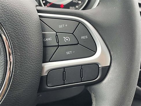 Used 2021 Jeep Compass Latitude image 20