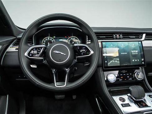 New 2025 Jaguar F-PACE R-Dynamic S AWD/4WD image 20