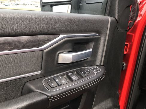 Used 2024 RAM 2500 Big Horn w/ Safety Group image 12