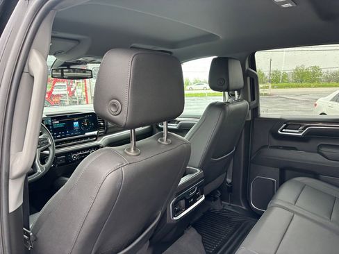 Used 2024 Chevrolet Silverado 1500 LTZ w/ LTZ Convenience Package II AWD/4WD image 28