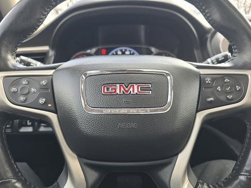 Used 2022 GMC Acadia Denali w/ Denali Technology Package image 28