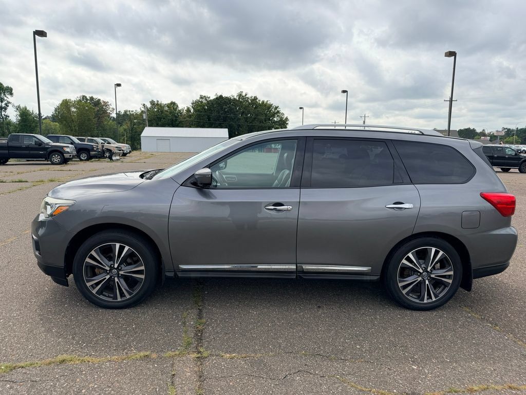 Used 2017 Nissan Pathfinder Platinum AWD/4WD image 6