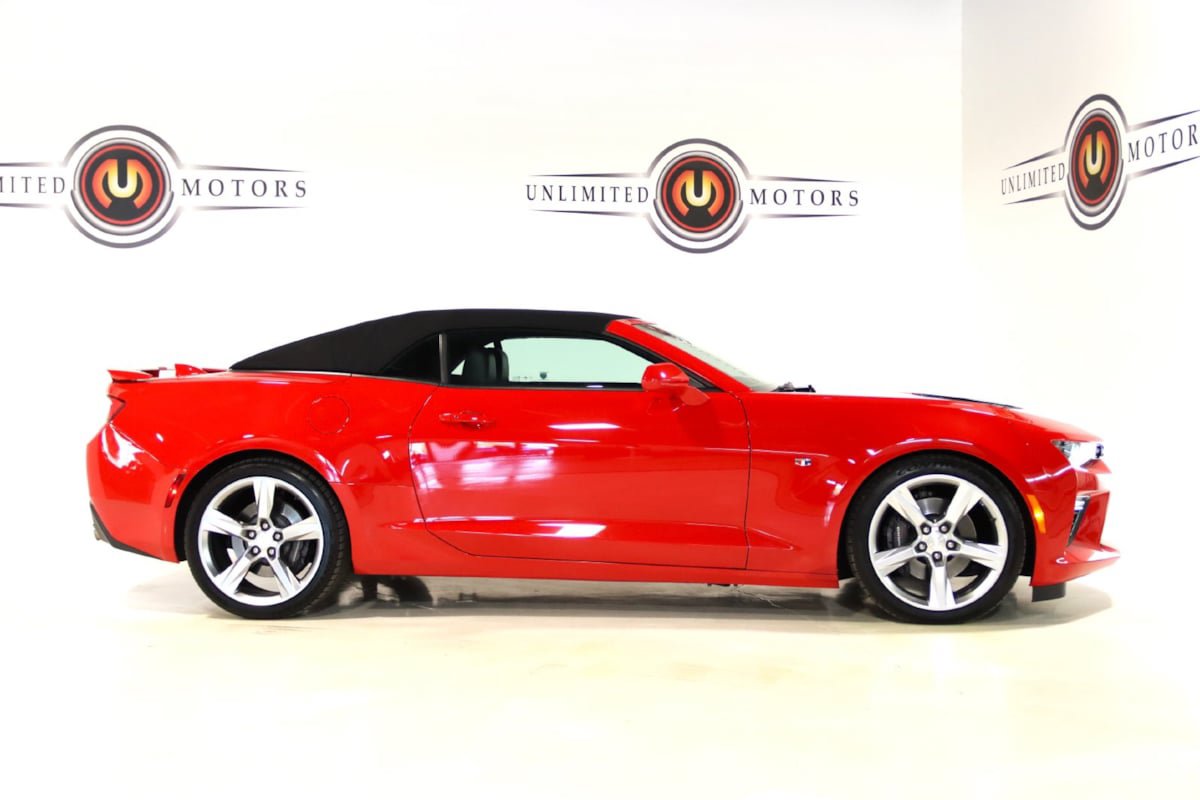 Used 2018 Chevrolet Camaro SS RWD image 36
