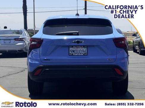Used 2024 Chevrolet Trax RS w/ Sunroof Package FWD image 5