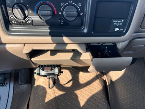 Used 2001 GMC Sierra 2500 4x4 Extended Cab w/ Convenience Plus Group image 59