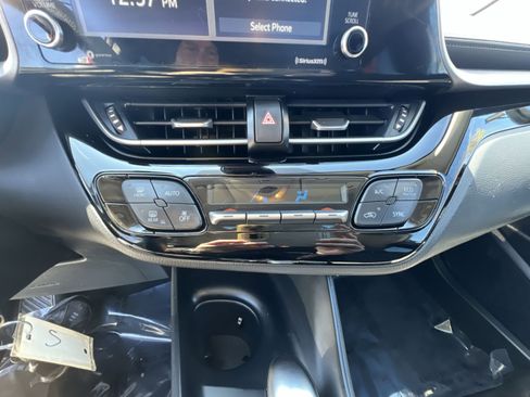 Used 2020 Toyota C-HR LE image 20