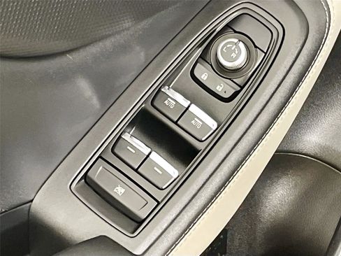 Used 2024 Subaru Forester Limited image 22