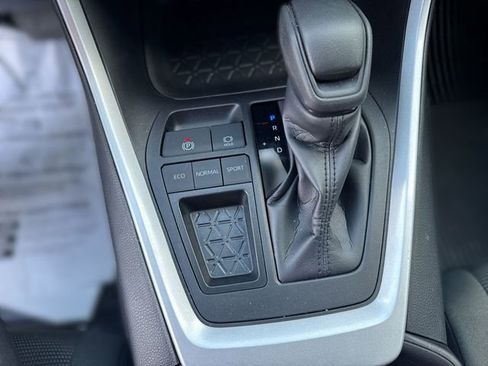 Used 2024 Toyota RAV4 LE FWD image 28