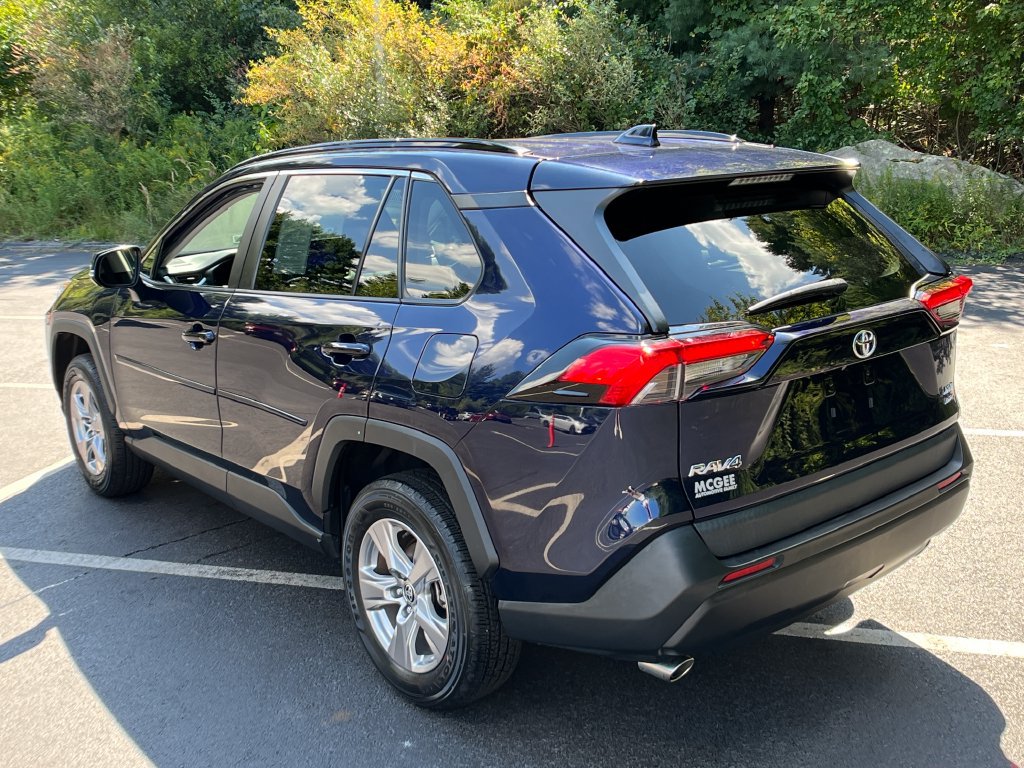 Used 2023 Toyota RAV4 XLE AWD/4WD image 3