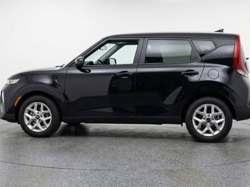 Used 2025 Kia Soul LX w/ LX Technology Package FWD image 4