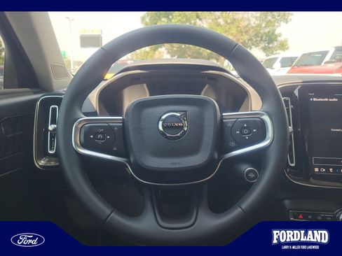 Used 2023 Volvo XC40 B5 Ultimate w/ Climate Package AWD/4WD image 9