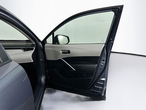 Used 2026 Toyota Corolla Cross L FWD image 30