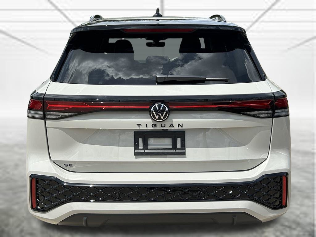 New 2026 Volkswagen Tiguan SE R-Line FWD image 5