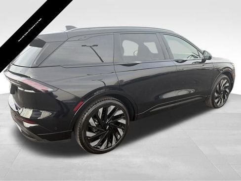 Used 2024 Lincoln Nautilus Reserve w/ Equipment Group 202A image 8