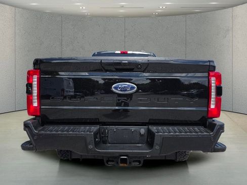 Used 2023 Ford F350 Lariat w/ Lariat Ultimate Package AWD/4WD image 4