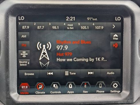 Used 2022 Jeep Wrangler Unlimited Sahara AWD/4WD image 20