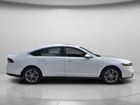 Used 2024 Honda Accord EX image 3