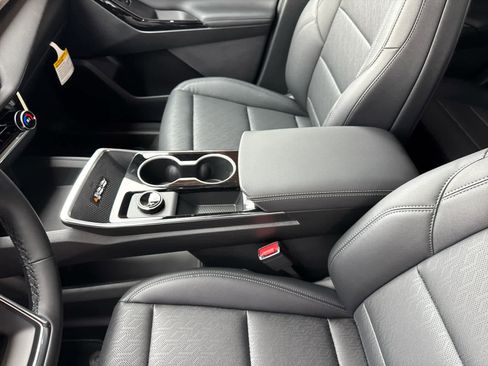 New 2026 Chevrolet Equinox LT w/ Convenience Package II image 23