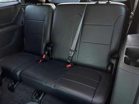 Used 2020 Chevrolet Traverse LT w/ LPO, Black Accent Package image 17