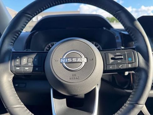 Used 2025 Nissan Pathfinder SL FWD image 19