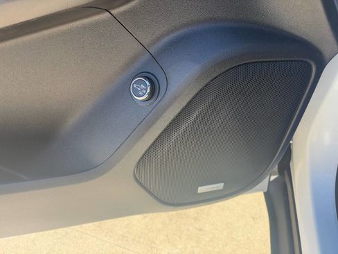 Used 2019 GMC Acadia SLT image 13